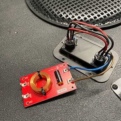 Crossover all soldered to back speaker connectors